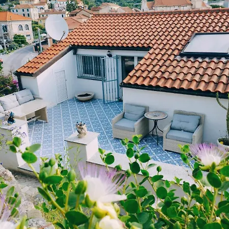 Apartment Mansarda Con Terrazza A Diano *